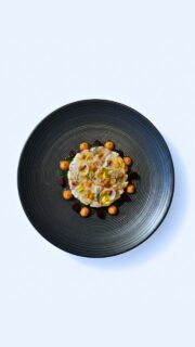 🥂 À la carte — Entrée

Bar mariné, condiment de poivron rouge, pickles de légumes et vinaigrette aux agrumes.
Une création tout en délicatesse, signée par le Chef @chef_htun_htun , où la fraîcheur du bar s’équilibre avec la vivacité des agrumes.

🍷 L’accord parfait : Crozes-Hermitage rouge “Exploration” 2022 — Cave de Tain (12cl)
Un vin élégant et expressif qui met en lumière toute la subtilité de cette entrée.

📍 33 Rte de la Frm du Pavillon, Chanteloup-en-Brie
📞 01 60 97 99 57
📧 contact@le10vins.fr

Pour toute information ou réservation, lien en bio.

#le10vinsrestaurant #chanteloupenbrie #gastronomiefrançaise #accordmetsvins #restaurantfrançais