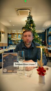 🎤 Questions-réponses avec Julien Terrier

Aujourd’hui, nous sommes avec Julien, ancien sommelier et fondateur du 10Vins Restaurant.
Il nous parle brièvement de son parcours, du travail réalisé autour des accords mets-vins, et surtout des menus imaginés pour les fêtes de fin d’année.

Deux menus ont été spécialement pensés pour célébrer Noël et la soirée du 31, dans l’esprit de la maison : une cuisine de saison, des accords soignés et une ambiance chaleureuse.

Une belle invitation à partager les fêtes autour de la table.
Toute l’équipe vous souhaite de très belles fêtes de fin d’année.

L’équipe du 10Vins Restaurant Chanteloup-en-Brie

#le10vinsrestaurant #menudenoel #menu31decembre #accordsmetsvins #fetesdefindannee
